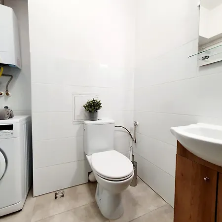 Madison Apartment *